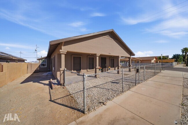 593 S 1st Ave in Yuma, AZ - Building Photo - Building Photo