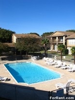 Antonian Apartments in San Antonio, TX - Building Photo