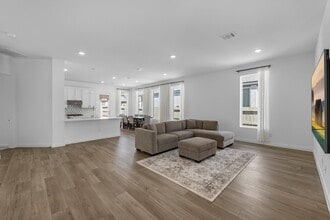 2323 Hazel Berry St in Manvel, TX - Foto de edificio - Building Photo