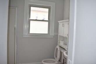 193 Helen St in Hamden, CT - Building Photo - Building Photo