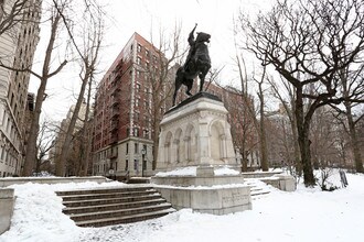 Terrace Court in New York, NY - Building Photo - Building Photo