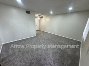 2338 Lynn St in Lincoln, NE - Building Photo - Building Photo