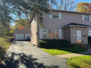 16 Summit St in Fairport, NY - Building Photo - Building Photo