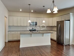 1702 Weatherbrook Cir in Lawrenceville, GA - Foto de edificio - Building Photo