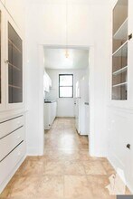 2424 N Sawyer Ave in Chicago, IL - Building Photo - Building Photo