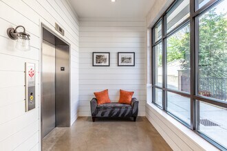 504 Glenbrook in Stamford, CT - Building Photo - Lobby