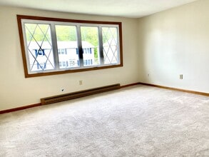 4 Beth Ct in New Britain, CT - Building Photo - Building Photo