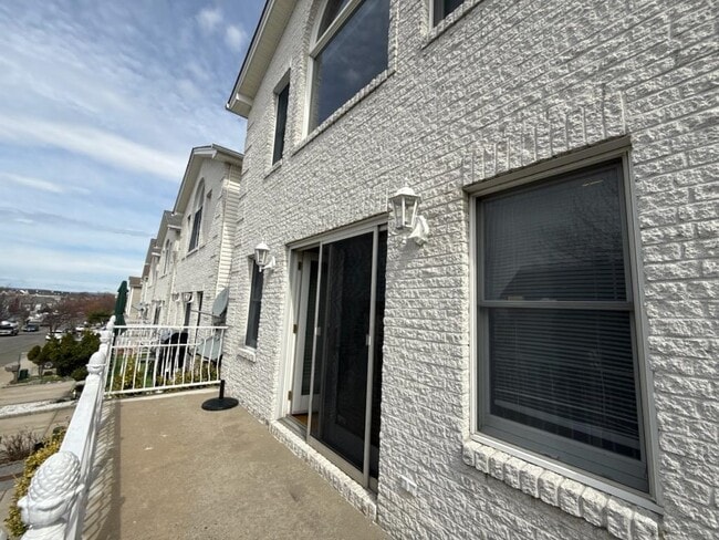 property at 318 Linden Ave