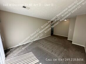 148 W Division St NE in Rockford, MI - Building Photo - Building Photo