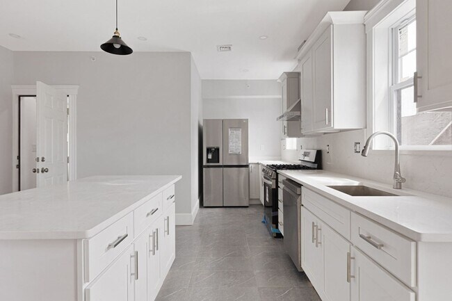 764 Columbia Rd, Unit 1 in Boston, MA - Building Photo - Building Photo