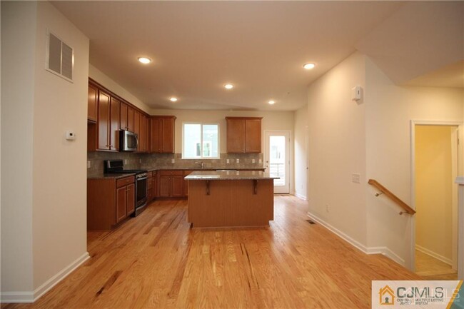 38 Fleet St in North Brunswick, NJ - Building Photo - Building Photo