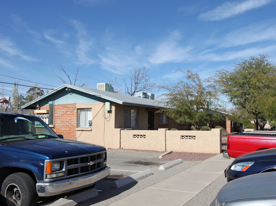 3409-3429 E Monte Vista Dr in Tucson, AZ - Building Photo