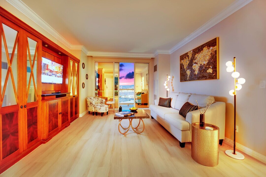145 E Harmon Ave in Las Vegas, NV - Building Photo