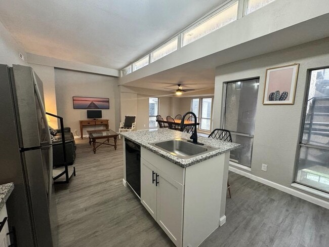 property at 5918 Lago Vista Way