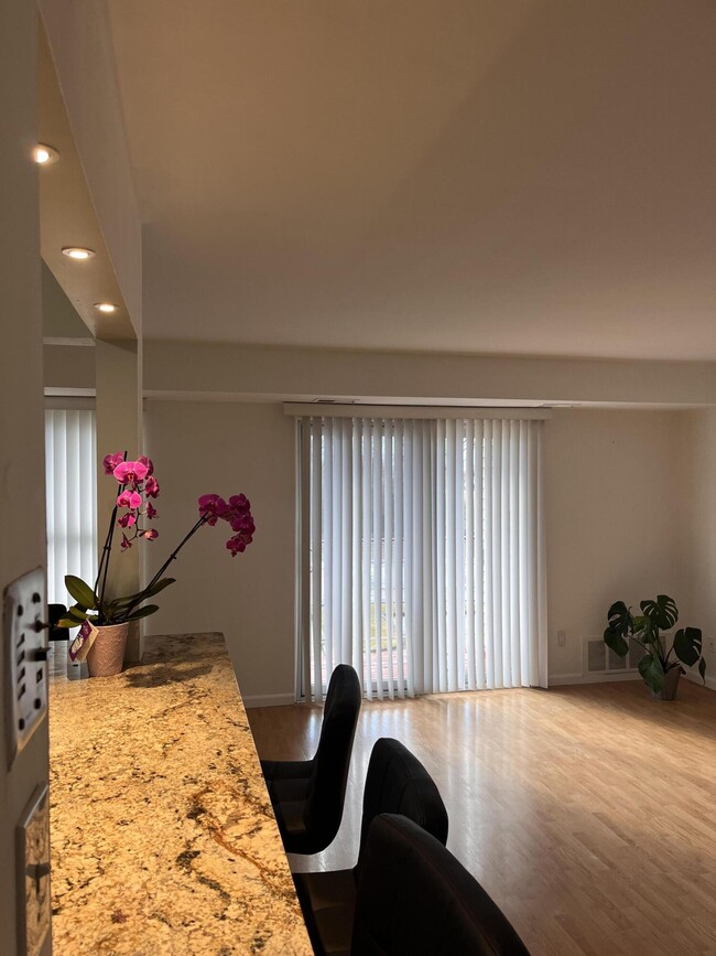 30445 W 14 Mile Rd in Farmington Hills, MI - Building Photo - Building Photo