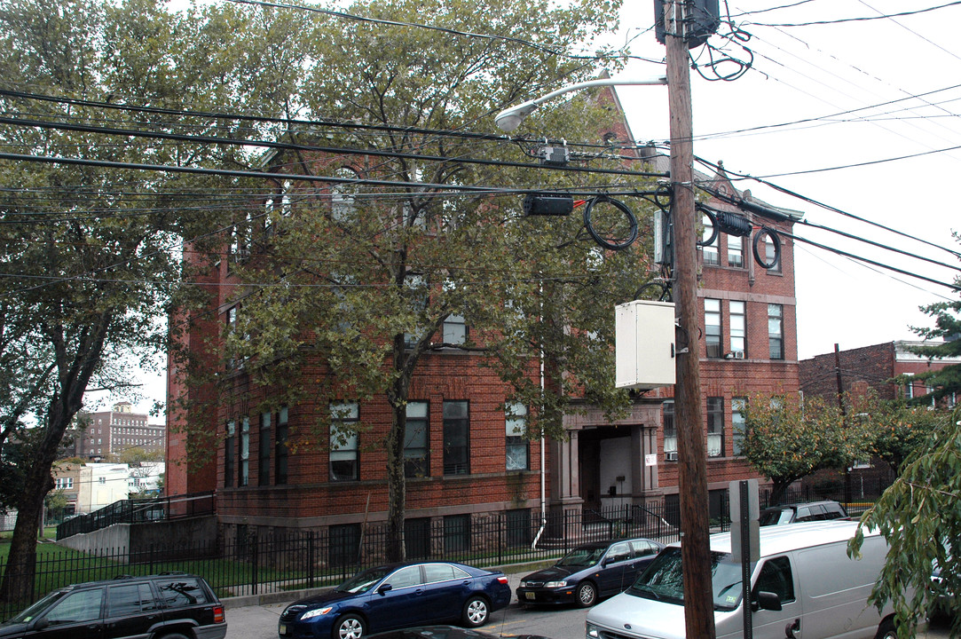 Resurrection House in Jersey City, NJ - Building Photo