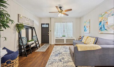 108 Maple St in Conshohocken, PA - Foto de edificio - Building Photo