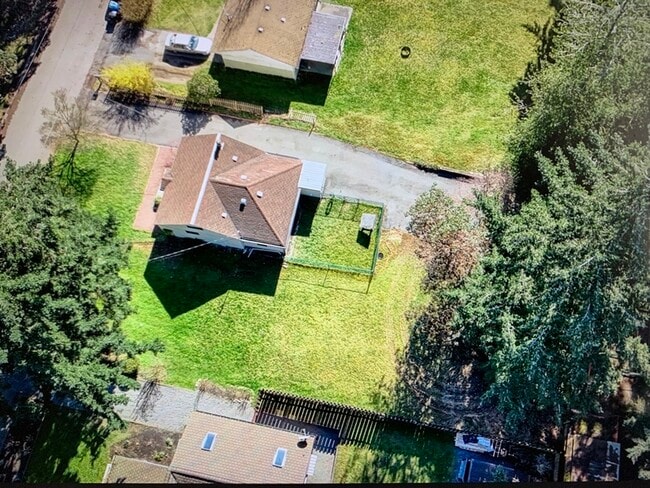 19151 7th Ave NE in Shoreline, WA - Building Photo - Building Photo