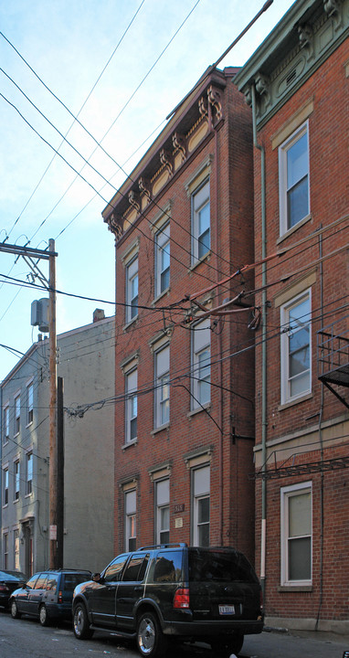 515 E Twelfth St in Cincinnati, OH - Building Photo