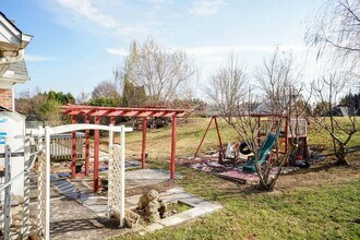 6007 Windsor Cir in Elon, NC - Building Photo - Building Photo