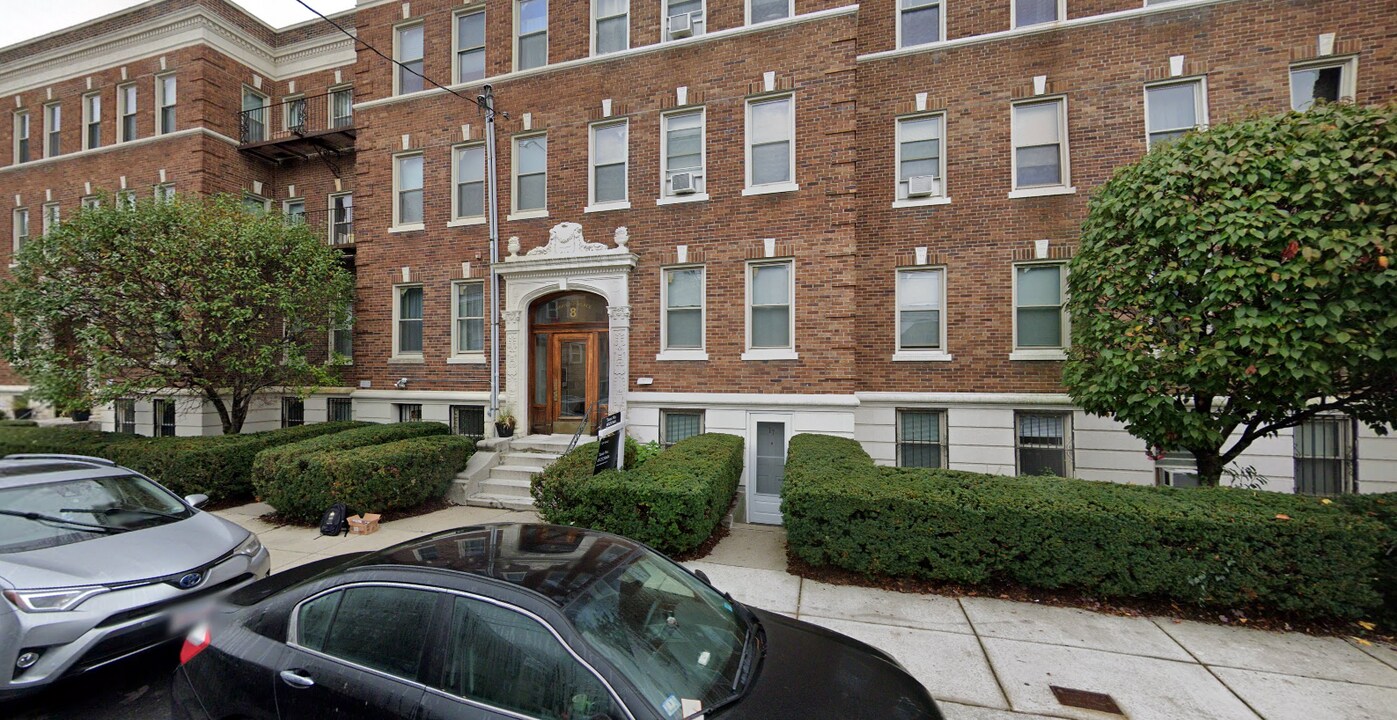 8 Ransom Rd, Unit 7 in Boston, MA - Building Photo