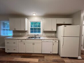 3609 Lynn Rd in Raleigh, NC - Building Photo - Building Photo
