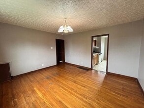 219 N James Rd in Columbus, OH - Building Photo - Building Photo