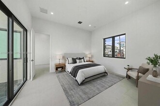 5718 Ashwood Cir in Fort Lauderdale, FL - Building Photo - Building Photo