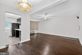 2321 Altamont Pl SE, Unit 103 in Washington, DC - Building Photo - Building Photo