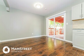 404 SW Keystone Ct in Blue Springs, MO - Building Photo - Building Photo