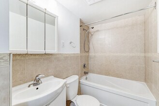 171 Erskine Avenue in Toronto, ON - Building Photo - Building Photo