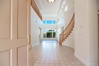 26148 Legends Ct in Salinas, CA - Foto de edificio - Building Photo