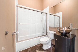 211 N Prospect Ave in Streamwood, IL - Building Photo - Building Photo