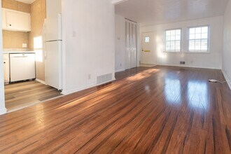 2906 Brinkey Way in Louisville, KY - Building Photo - Building Photo