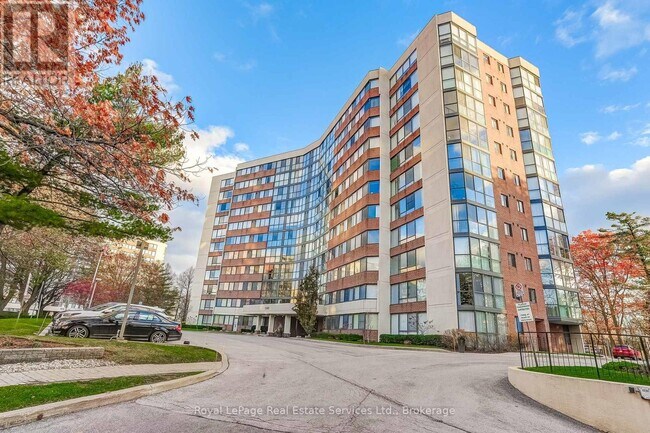 1240 Marlborough Ct in Oakville, ON - Building Photo - Building Photo