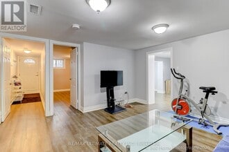 49 Gooderham Dr in Toronto, ON - Building Photo - Building Photo
