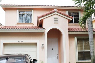 4434 Lake Lucerne Cir in West Palm Beach, FL - Building Photo - Building Photo