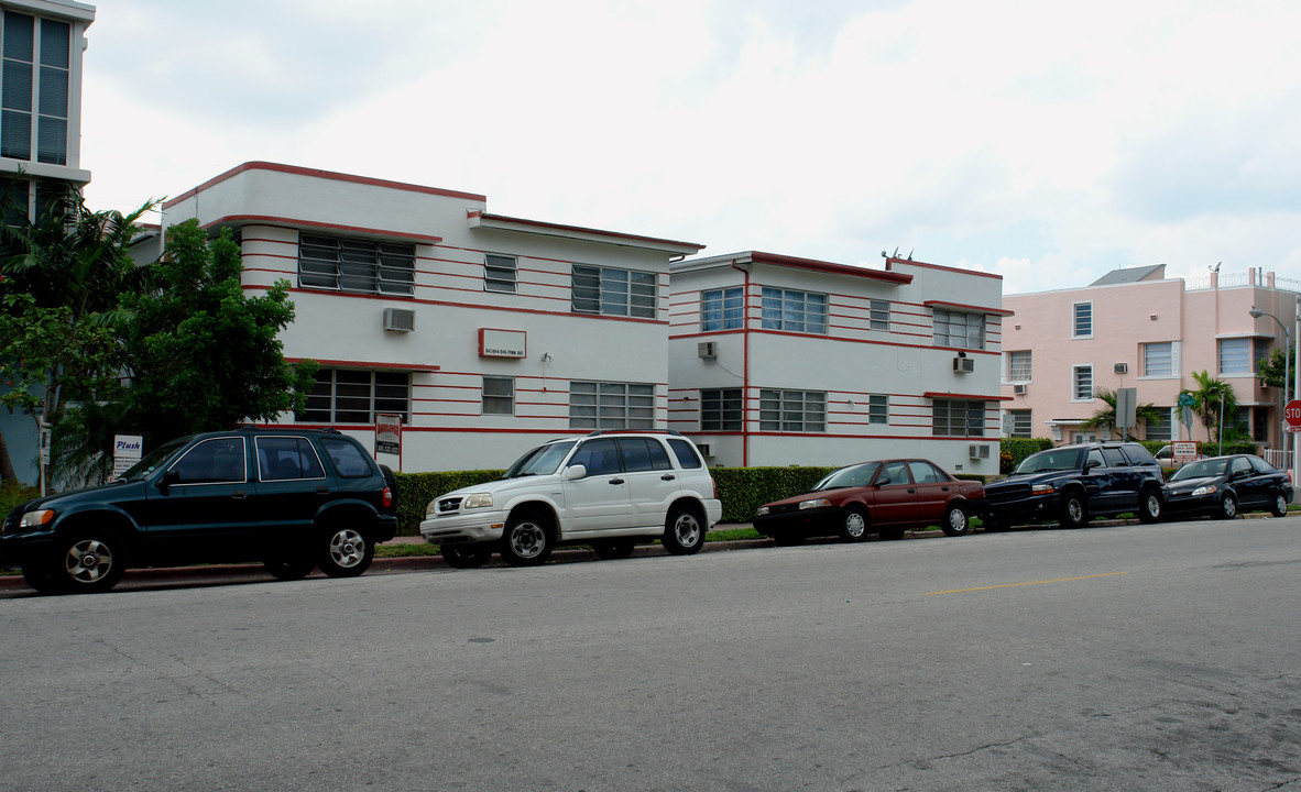 David's Deco Apartments in Miami Beach, FL - Foto de edificio