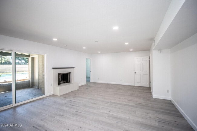 1052 E Sandpiper Dr in Tempe, AZ - Building Photo - Building Photo