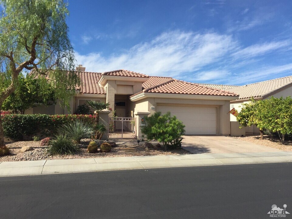 37339 Skycrest Rd in Palm Desert, CA - Building Photo