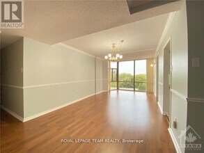 2759-2759 Carousel Crescent in Ottawa, ON - Building Photo - Building Photo