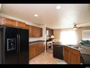 183 Carrick Dr in South Salt Lake, UT - Building Photo - Building Photo