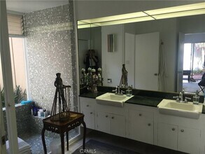 1510 Westcliff Dr, Unit 1 in Newport Beach, CA - Foto de edificio - Building Photo