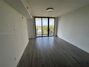 2960 NE 207th St in Aventura, FL - Building Photo - Building Photo