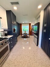 675 Villa Grande Ave S in St. Petersburg, FL - Building Photo - Building Photo