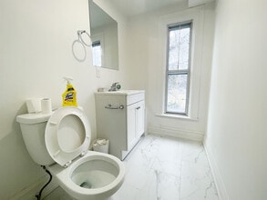 157 Huron St in Toronto, ON - Building Photo - Building Photo