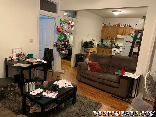 19 Egremont Rd, Unit 1 in Boston, MA - Building Photo - Building Photo