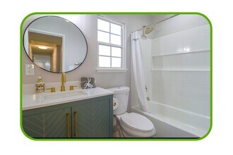 22306 Hart St in Canoga Park, CA - Foto de edificio - Building Photo