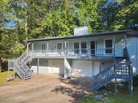 1496 Springwood Dr SE in Smyrna, GA - Building Photo