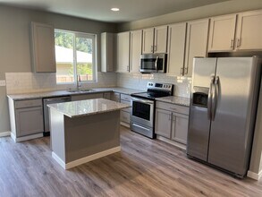 6924 Liberty Ln in Tumwater, WA - Building Photo - Building Photo